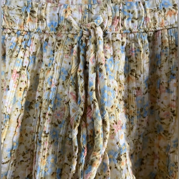 American Eagle Flower Farmhouse Whimsical Flowy Shorts size XS - Picture 5 of 12